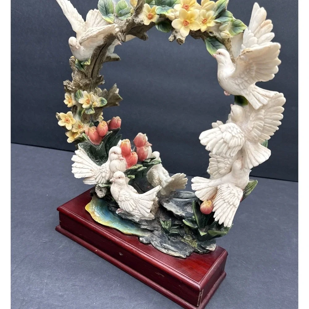 Vintage White‎ Doves & Flowers Porcelain Figurine Mirror Woodland Birds Vanity